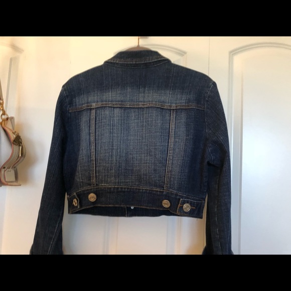 Short jean jacket.  Size large - Picture 3 of 4